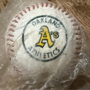 VTG 1988 Rawlings Oakland As Athletics Baseball in Original Packaging